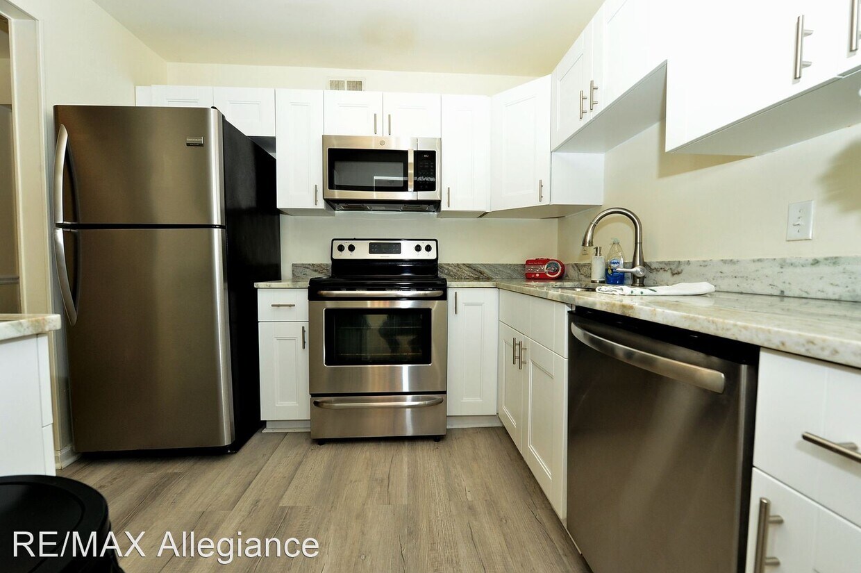 Primary Photo - 3 br, 2 bath House - 2207 SEDGEWICK DRIVE