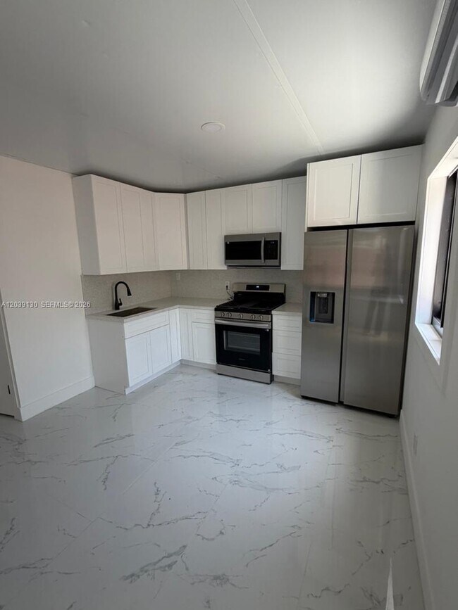 Building Photo - 1230 NW 135th St