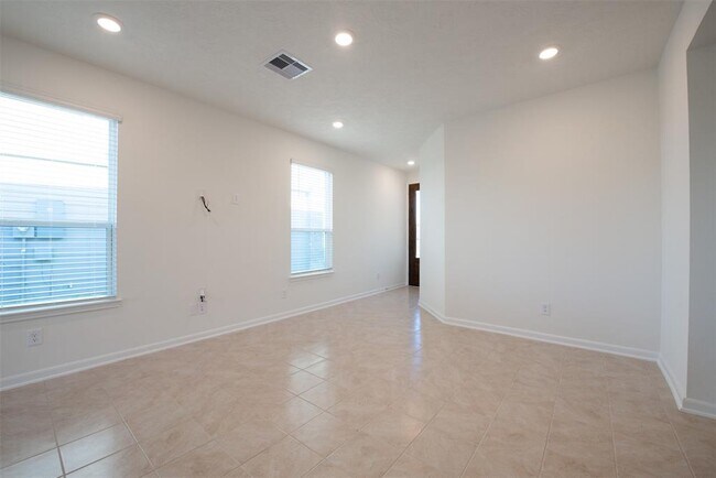 Building Photo - 6251 Topaz Pines Trail