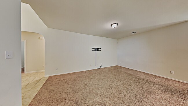 Foto del edificio - Spacious 4-Bed Home with Community Pool in Crowley