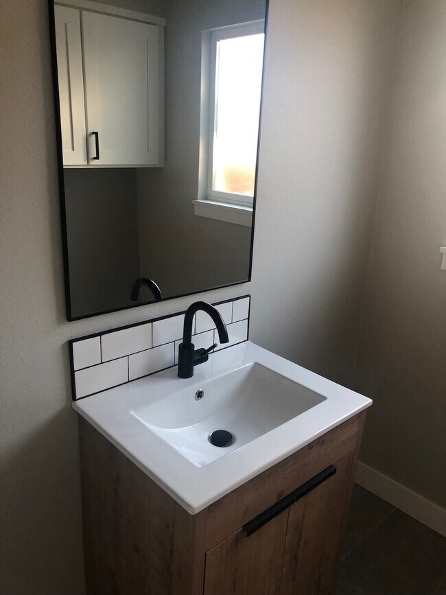Foto del edificio - 2240 Maple St