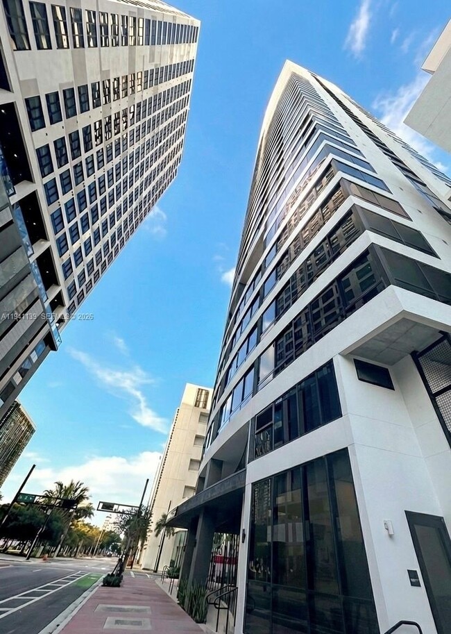 Building Photo - 225 N Miami Ave