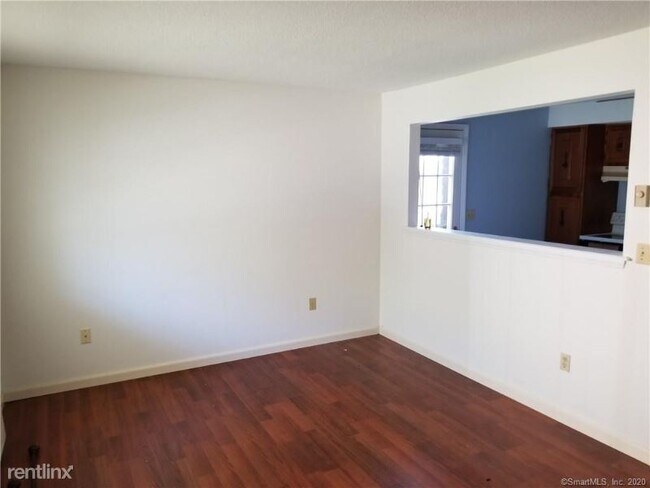 Building Photo - 1 br, 1 bath Condo - 150 mark lane m4 Unit m4