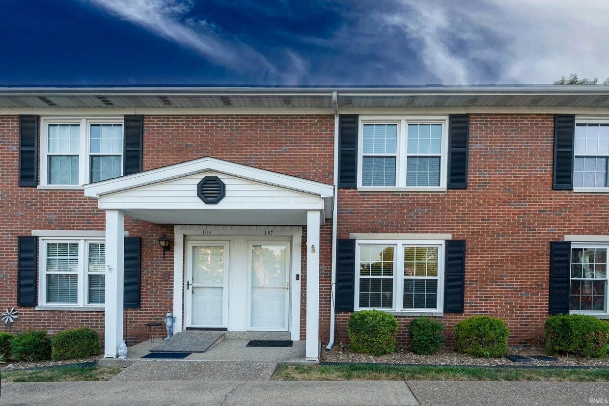 Primary Photo - 107 Olde Newburgh Dr