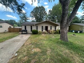 Building Photo - 7902 Mustang Dr