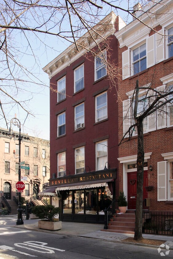 Foto del edificio - 249 W Fourth St