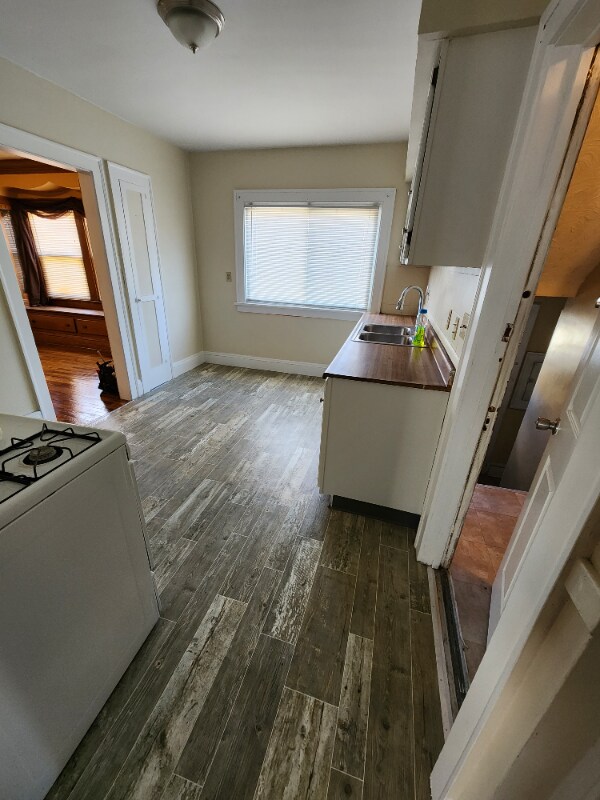 Building Photo - 9913 Greenview Ave