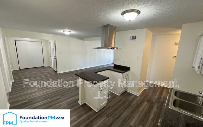 Building Photo - 5330 Whitworth Rd