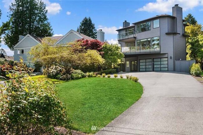 Building Photo - Luxury 4BD/3.5BA Magnolia Home with Panoramic City Views