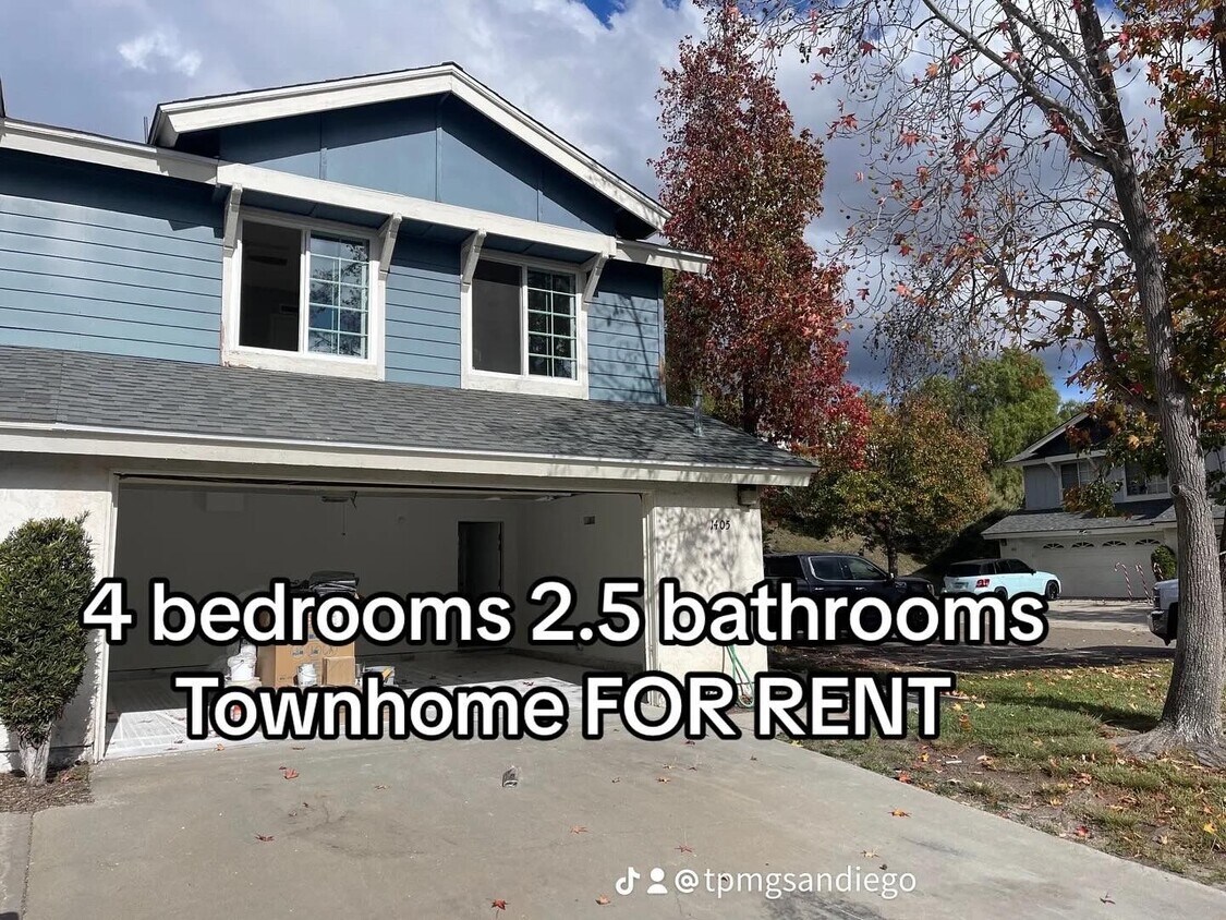 Foto principal - 4 bedrooms 2.5 bathrooms remodeled townhom...