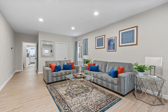Foto del edificio - 536 Oakwood Ave