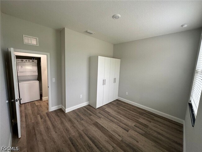 Building Photo - 134 Viewpoint Dr