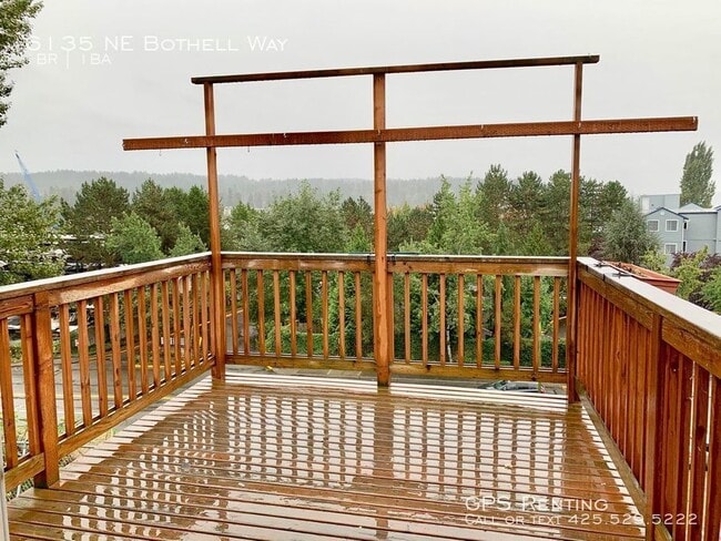 Building Photo - 6135 NE Bothell Way