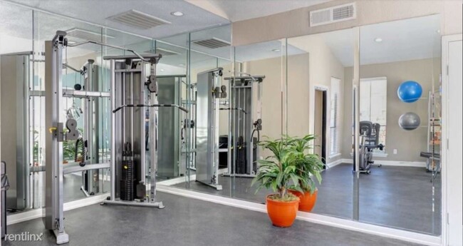 Building Photo - 1 br, 1 bath Condo - 2702 W Bay Area Blvd ...