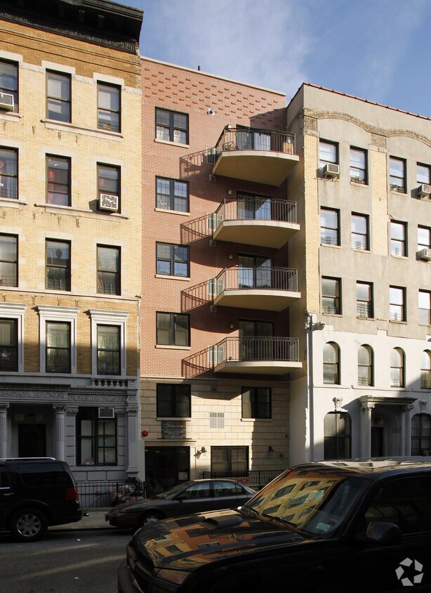 Building Photo - 111 W 113th St