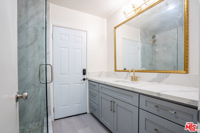 Foto del edificio - 17440 Fraser Pl