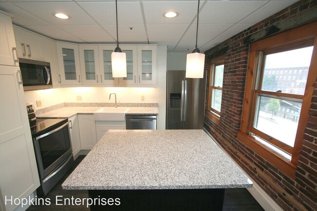 Building Photo - 386 Central Ave
