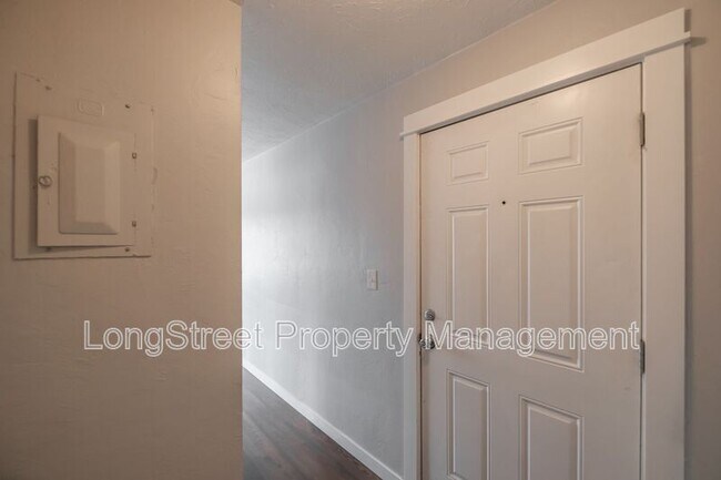 Foto del edificio - 205 6th Ave SW