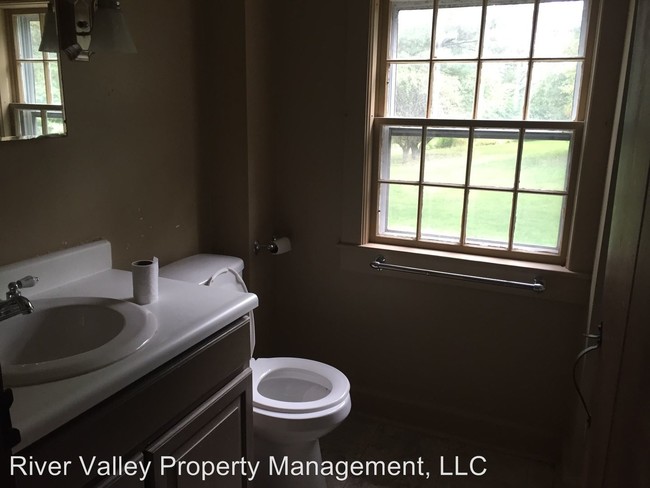 Building Photo - 369 Juniper Hill Rd