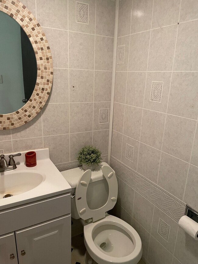 Foto del edificio - 6955 Dahlia St