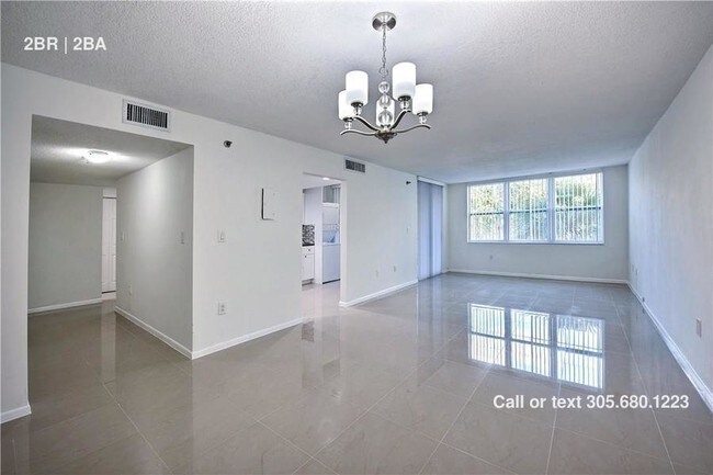 Foto del edificio - 17890 W Dixie Hwy