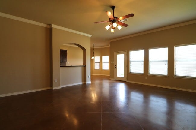 Building Photo - 3101 Stallion Dr