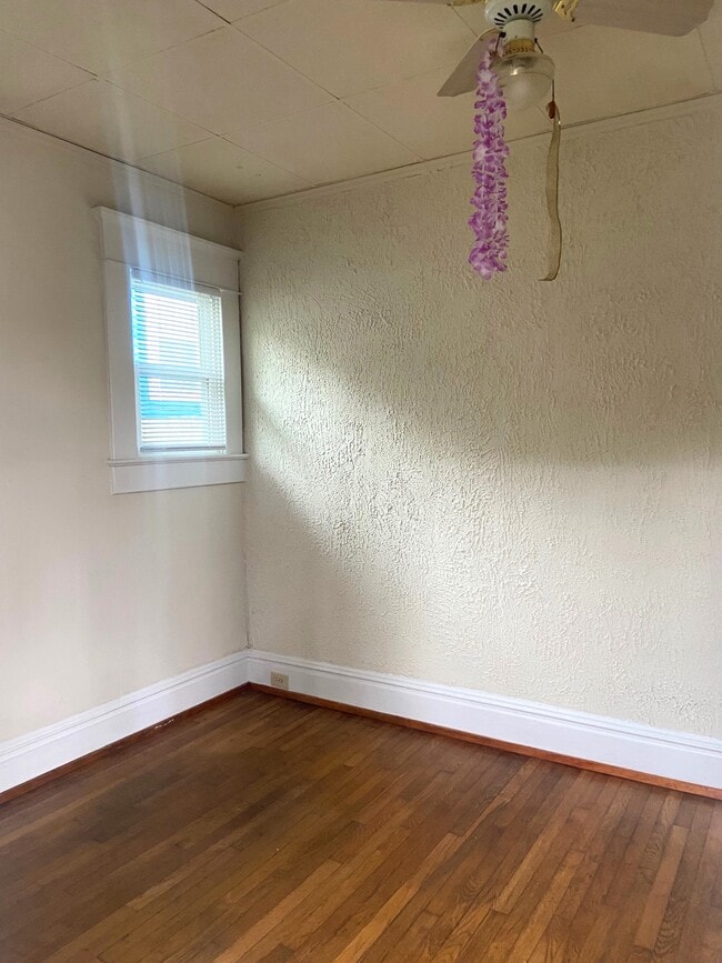 Building Photo - 1616 13th Pl S