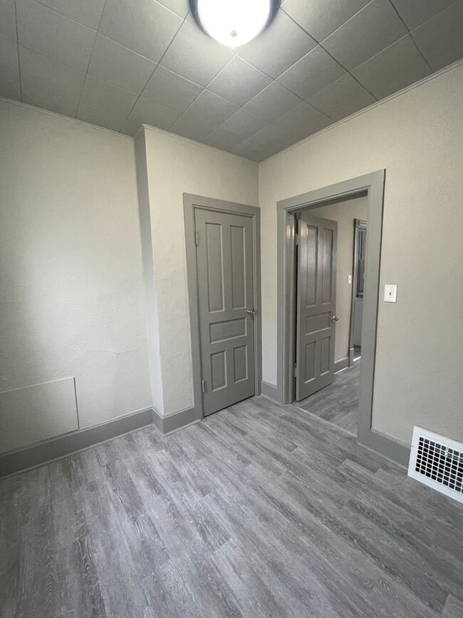 Foto del edificio - 2512 W Orchard St