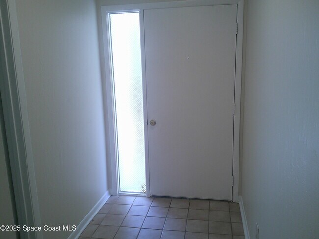 Foto del edificio - 533 Taylor Ave
