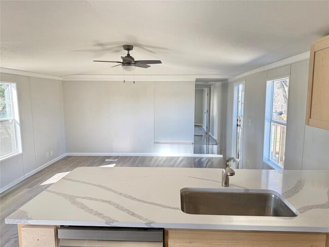 Building Photo - 954 Phillip Ln