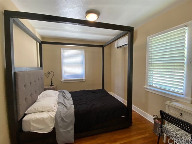 Foto del edificio - 1712 Gillette Crescent