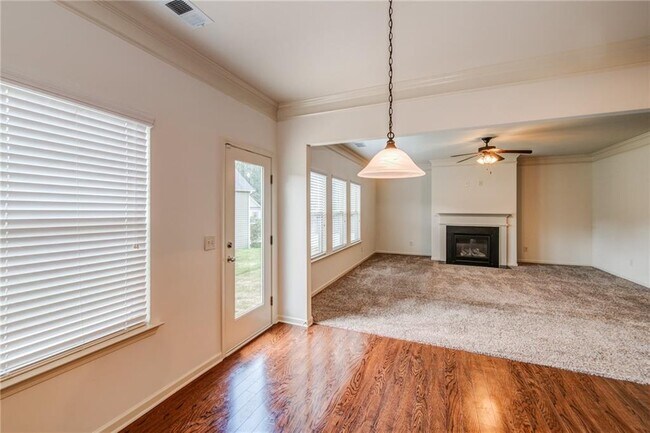 Foto del edificio - 129 Stonewood Creek Ct