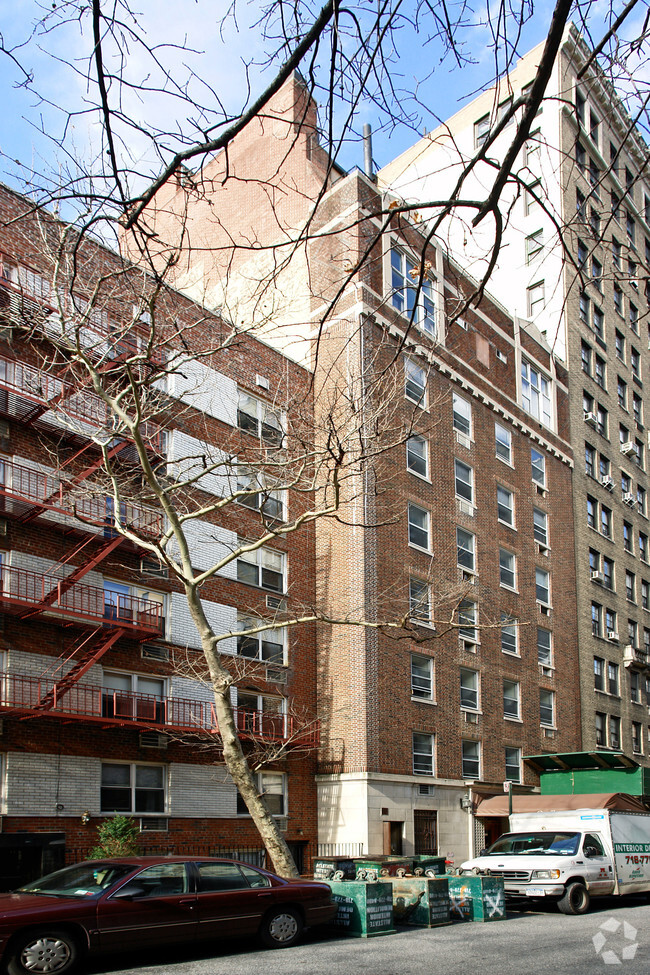 Building Photo - 170 W 76th St