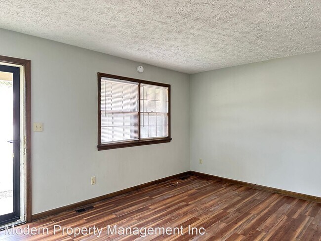 Building Photo - 3 br, 2 bath House - 3370 Spangler Dr.