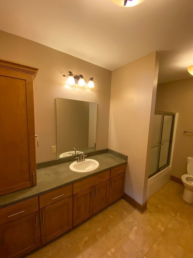 Foto del edificio - One Bedroom Apartment
