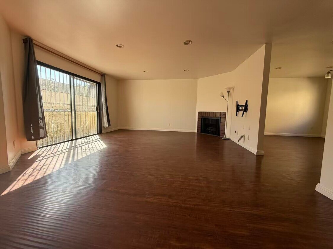 Foto principal - 5122 Rosemead Blvd