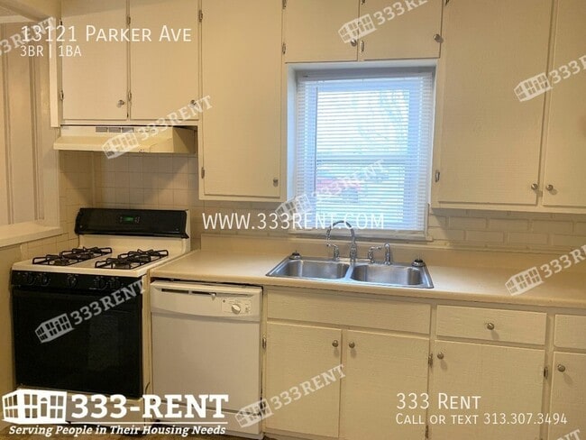 Building Photo - 13121 Parker Ave