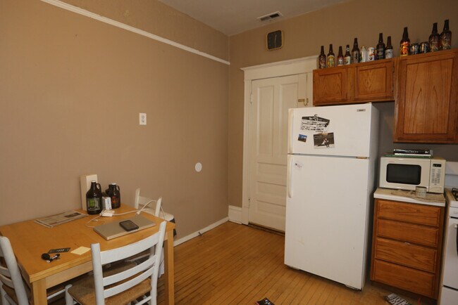 Foto del edificio - 2341 N Leavitt St