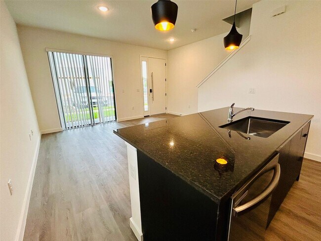 Building Photo - 8751 Zen Dr