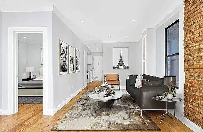 Foto del edificio - 440 West 47th Street