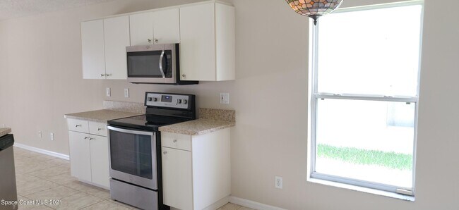 Foto del edificio - 2148 Caledonia Pl