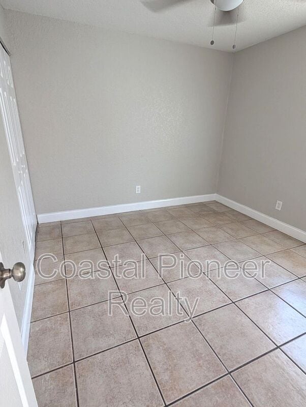 Foto del edificio - 5828 3rd St E