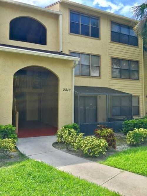 2313 N Congress Ave Unit 13, Boynton Beach, FL 33426 Room for Rent in