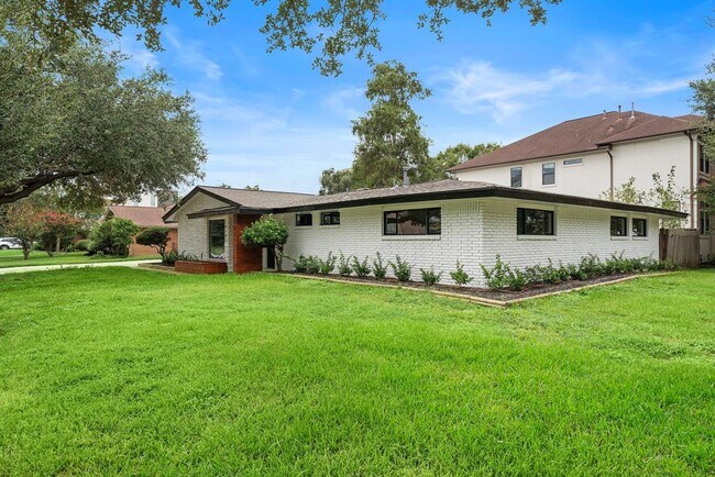 Foto del edificio - 4102 Levonshire Dr