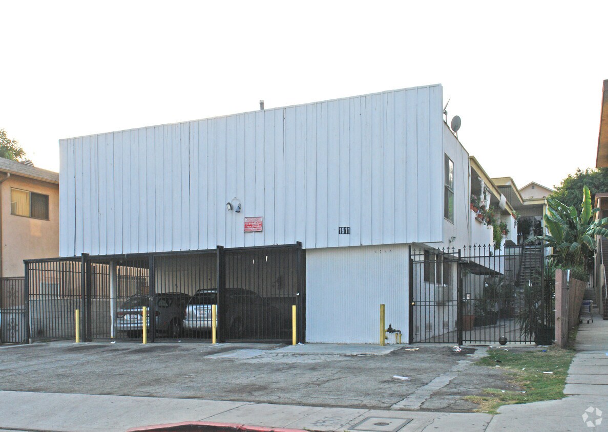 Building Photo - 1911 S Shenandoah St