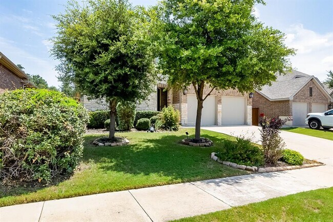 Building Photo - 324 Fort Cobb Way