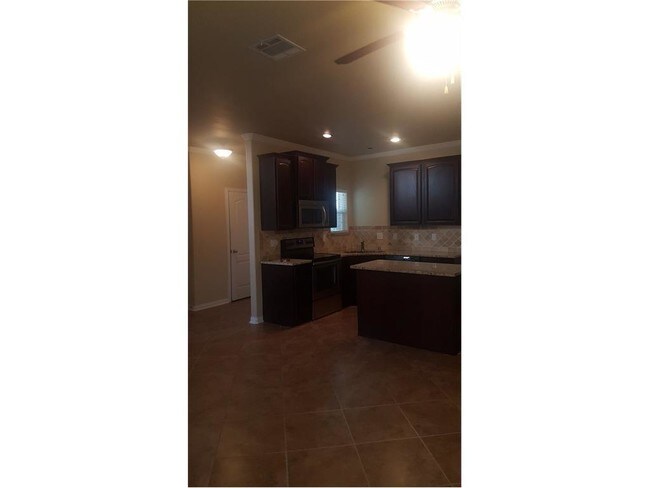 Building Photo - 706 S Jupiter Rd