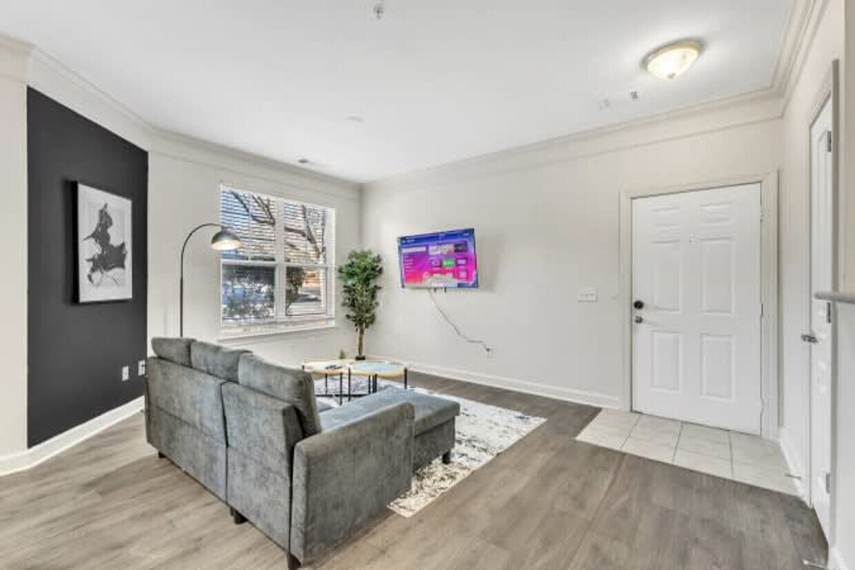 Foto principal - 7011 Almaden Way