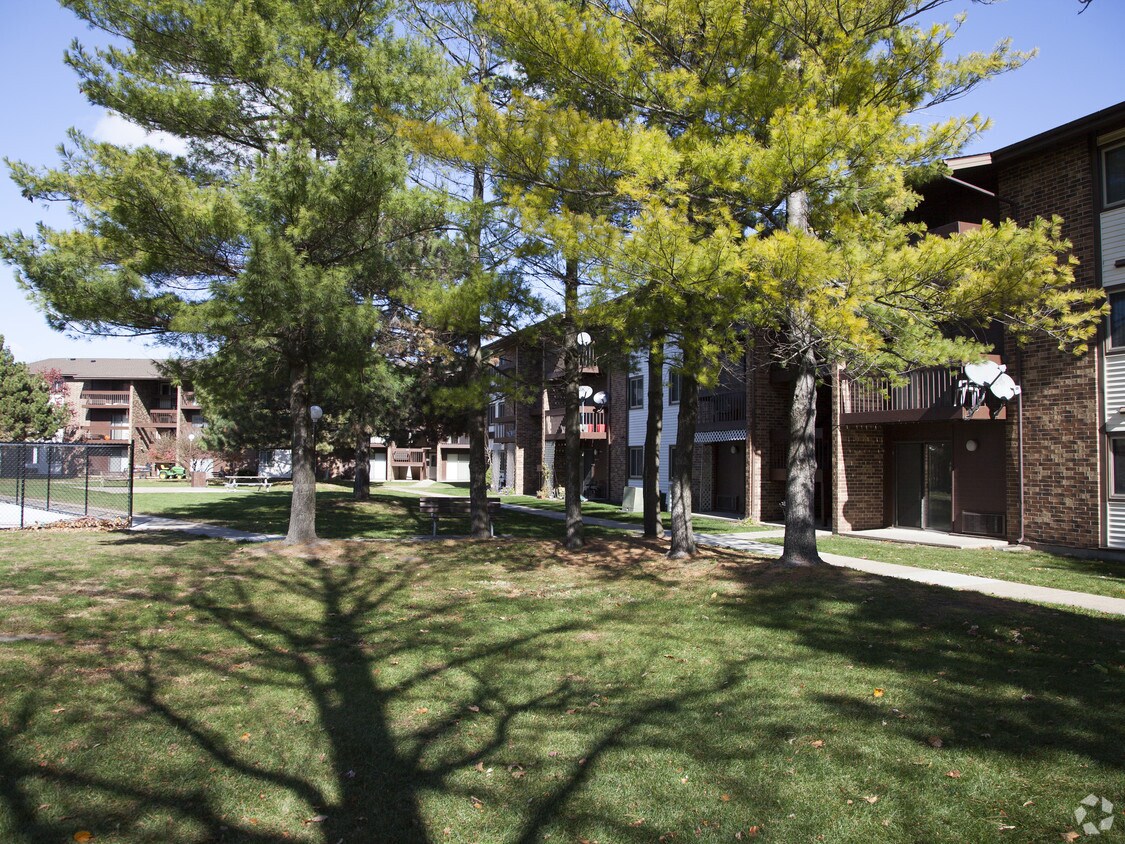 Sandburg Village Apartments Galesburg
