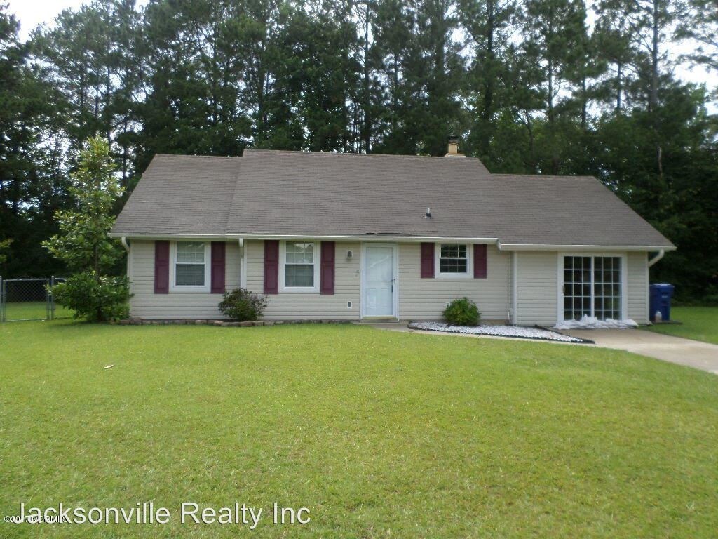 400 N Pine Cone Ln, Jacksonville, NC 28546 House for Rent in